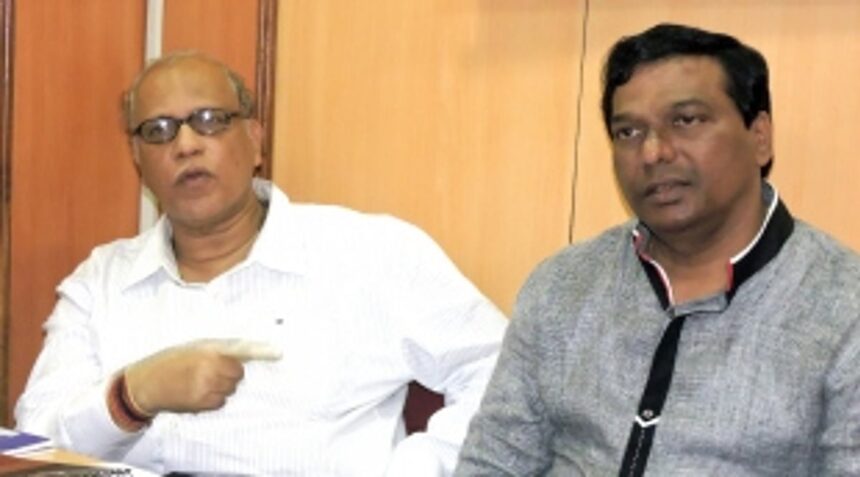 Kamat inspects Gandhi market to prove ‘he cares’ 1 Kamat inspects Gandhi market to prove ‘he cares’