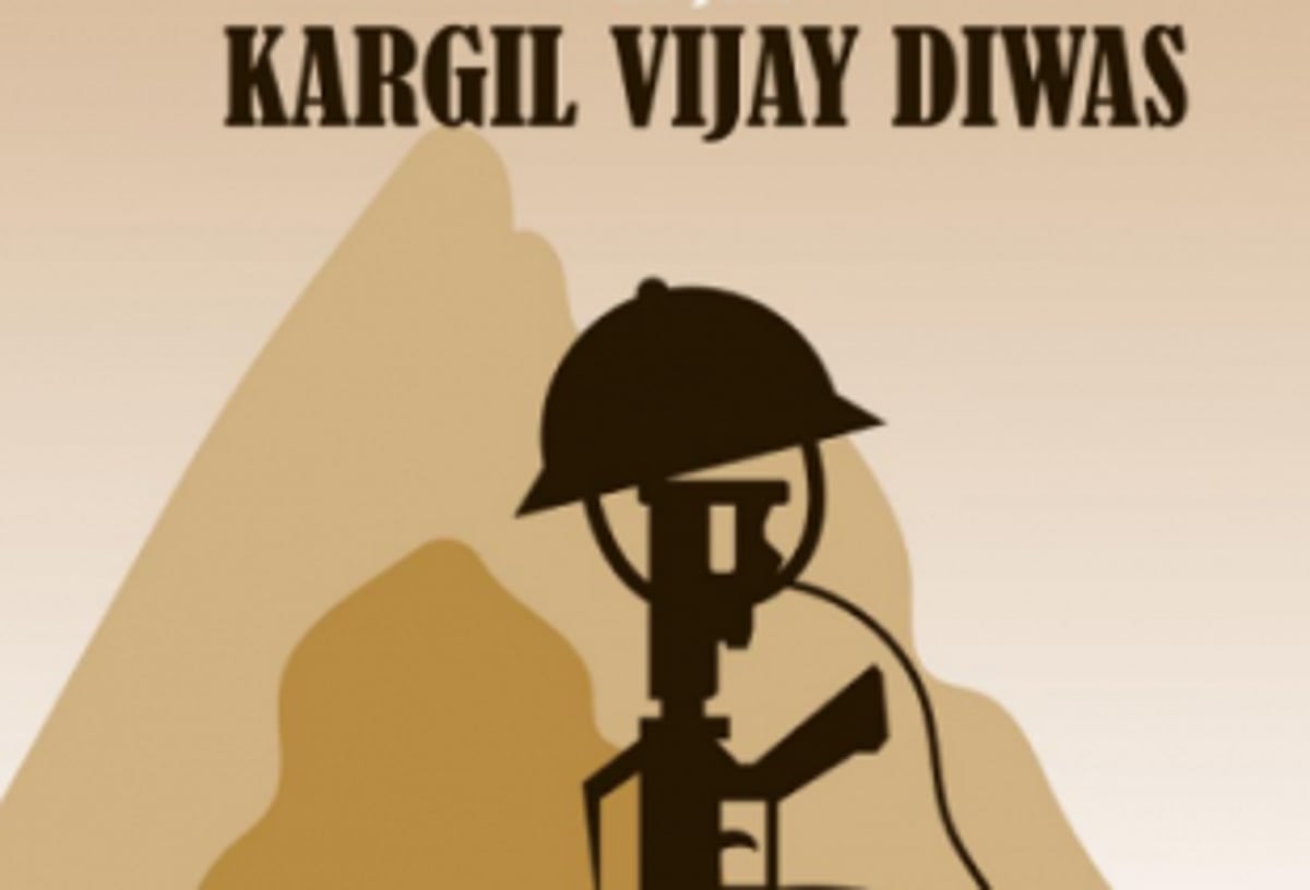 Kargil Vijay Diwas:  Arlekar visits   Hutatma Chowk
