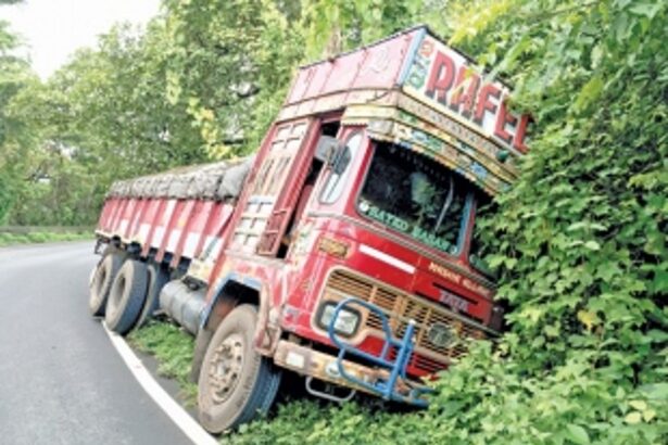 Karmal Ghat becoming motorists’ nighmare