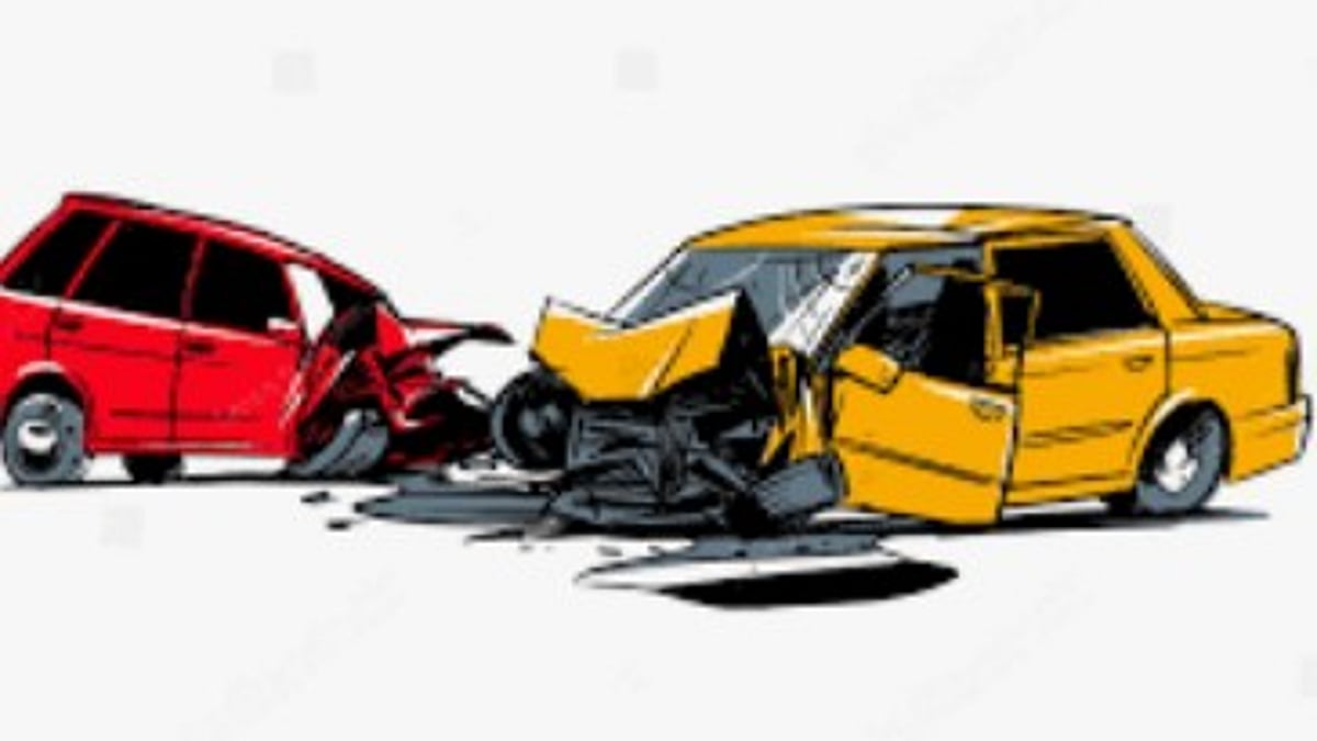 Karnataka-Registered Car Crashes Into Vehicles and Injures Two Labourers in Baga