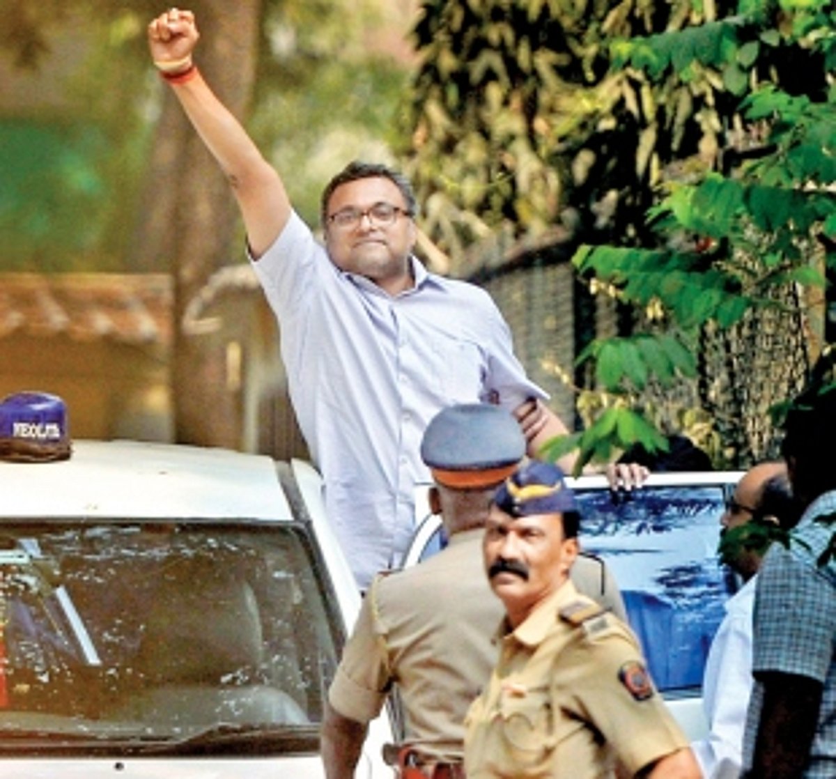 Karti confronted with Indrani