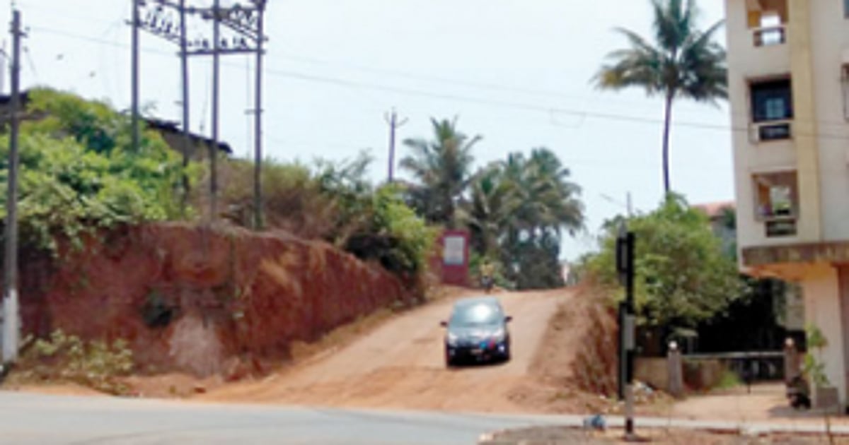 Kavlem locals irked over closure  of Kavlem-Khadpaband road