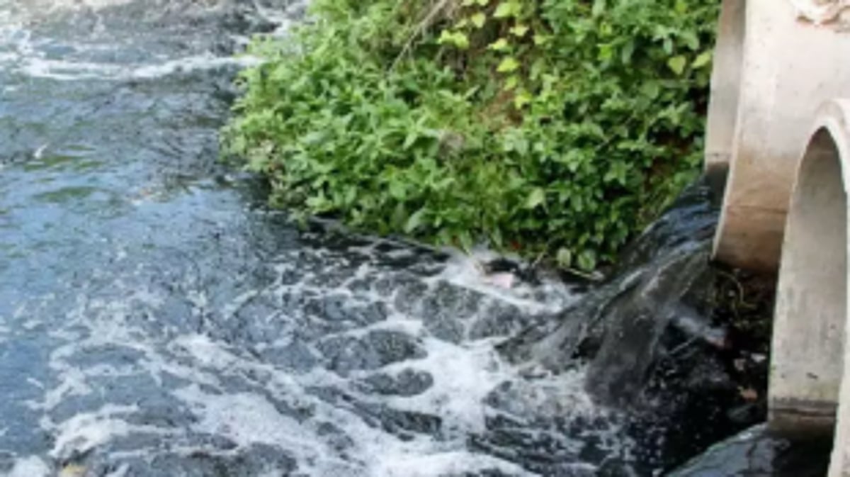 Kavlem sewerage work goes on  without caution signboard