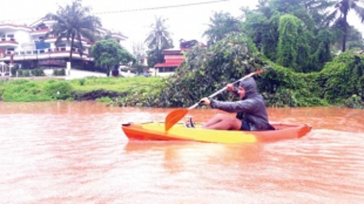 Kayaking in Bambolim? It’s a possibility