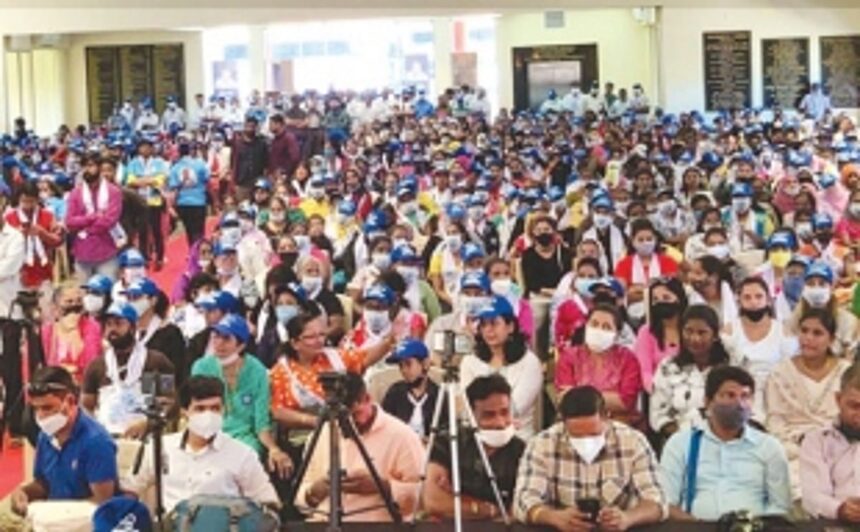 Kejriwal promises Rs 1,000 every month to all women above 18 years