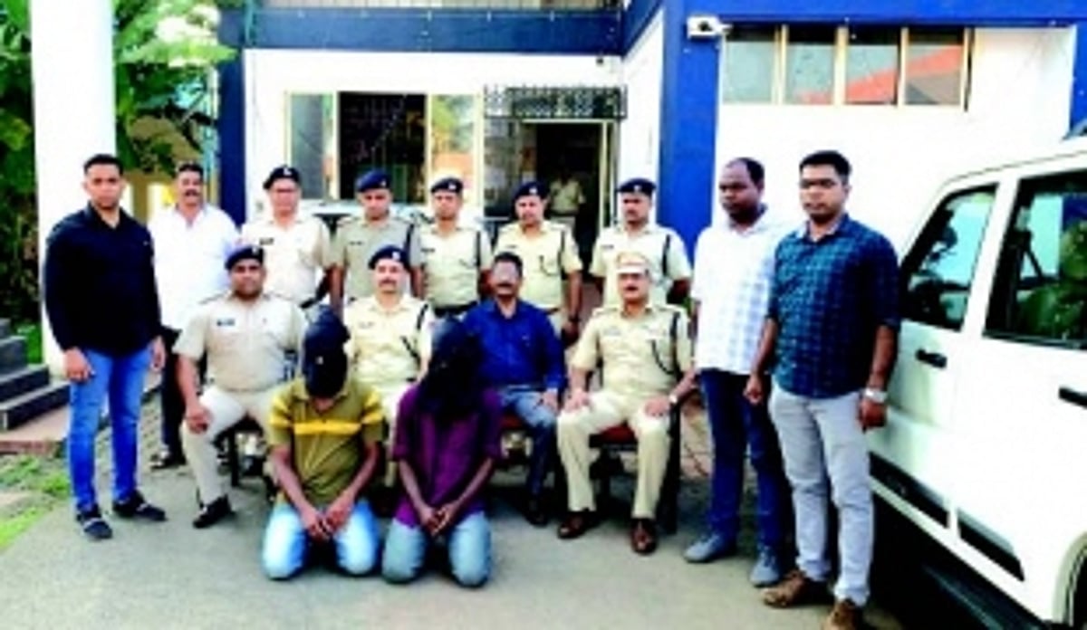 Kerala natives arrested for smuggling  Rs 5.06 crore worth of whale vomit