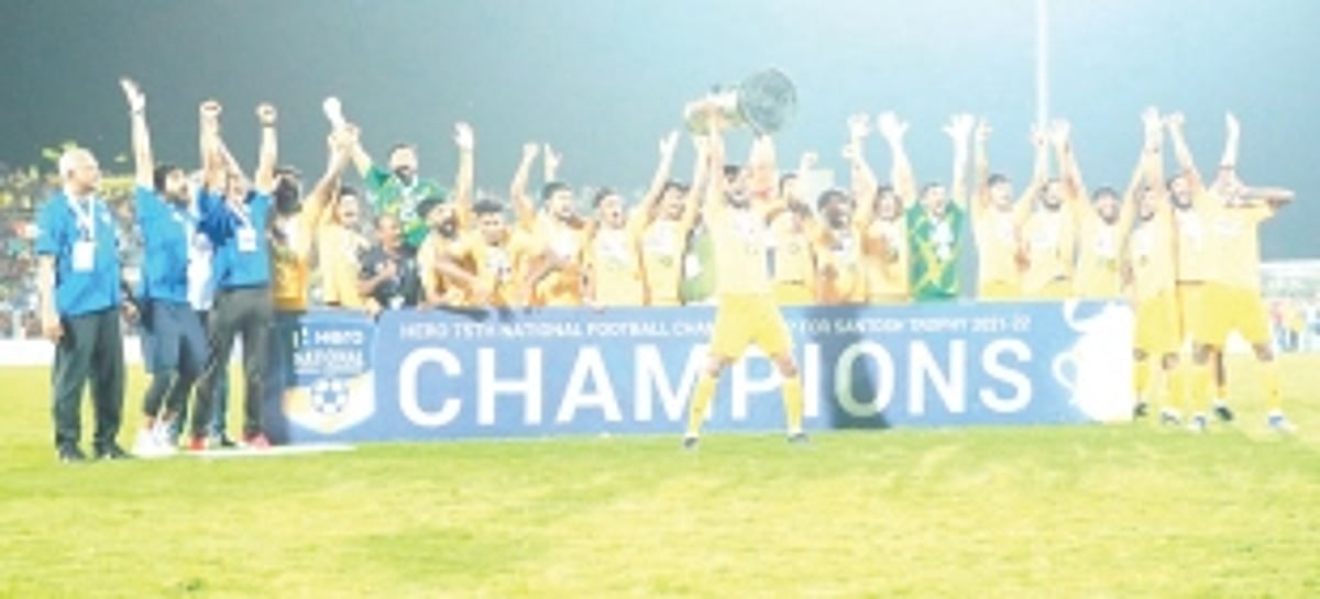 Kerala pip Bengal on penalties to win Santosh Trophy