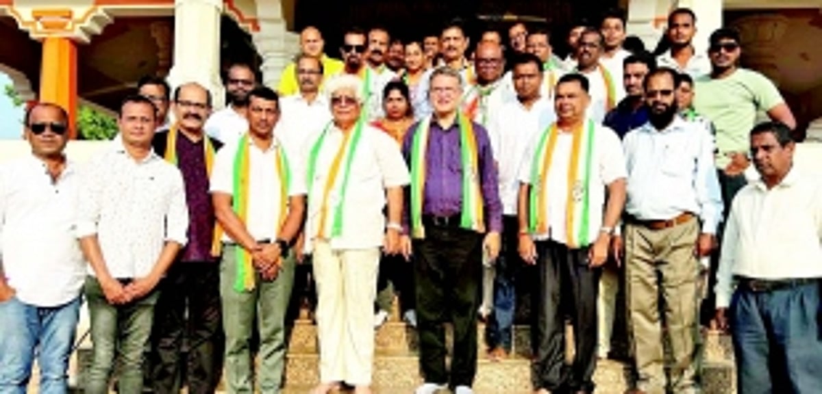 Khalap calls for setting up revenue courts to clear backlog of mundkarial cases