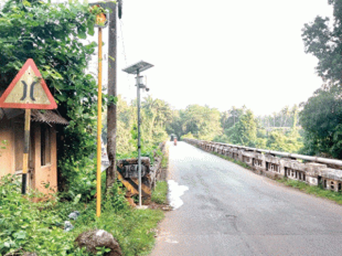 Khandepar locals welcome installation  of CCTV cameras on both bridges