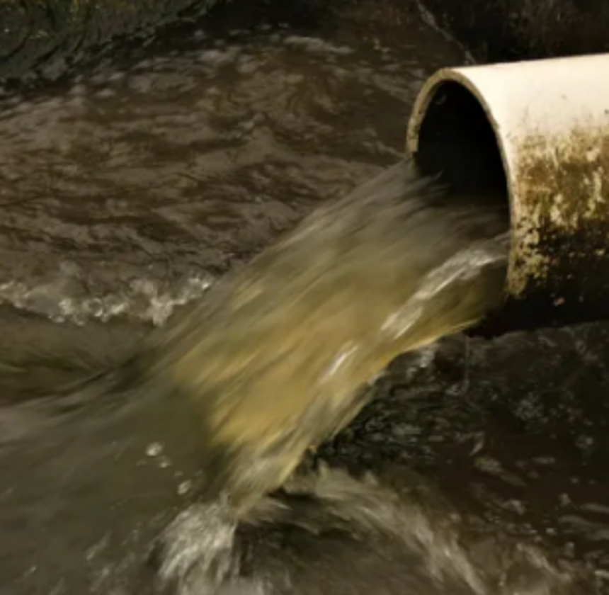 Khareband shopping mall owner  asked to clean pond pollution