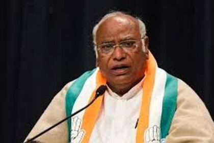 Kharge calls PM Modi ‘Bahut khatarnak aadmi hai’ over Bihar vote manipulation claims