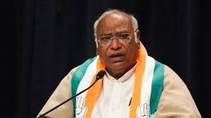 Kharge calls PM Modi ‘Bahut khatarnak aadmi hai’ over Bihar vote manipulation claims 1 Kharge calls PM Modi ‘Bahut khatarnak aadmi hai’ over Bihar vote manipulation claims