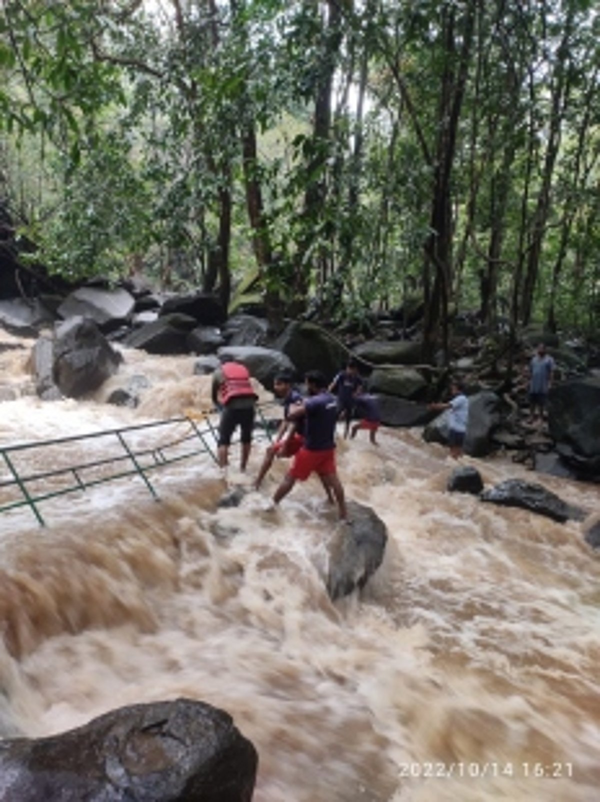 Khaunte slammed over lack of  safety measures at tourist spots