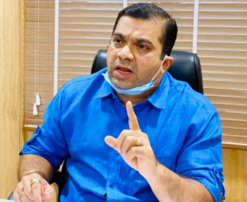 Khaunte snaps at activists opposing    Jetty Policy