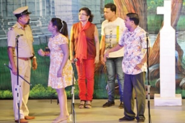 Khuris Moddlo, Bhavart Toddlo  is about love & sacrifices