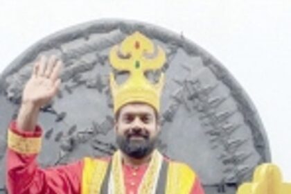 King Momo rules the Carnival parade