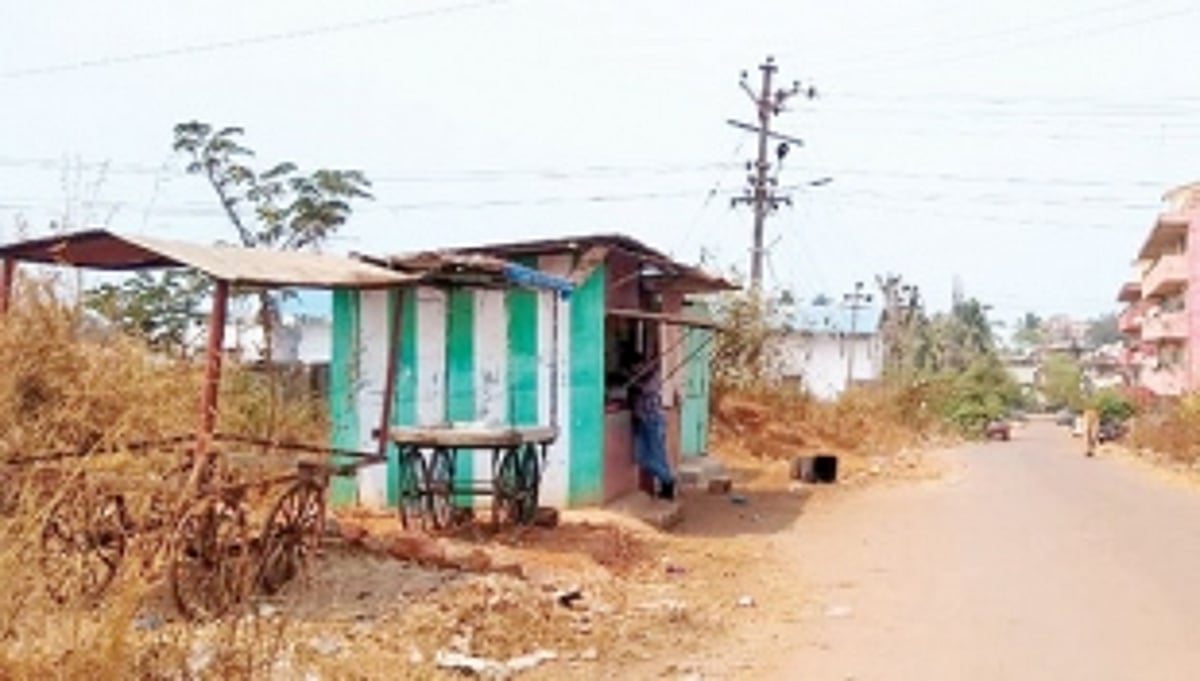 Kiosks, handcarts mushrooming  in Port Town, says activist