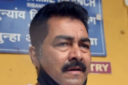 Kiran Kandolkar puts on hold move to resign as Goa TMC president