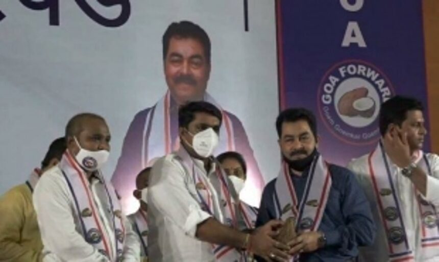 Kiran joins GFP, slams BJP for disrespecting loyalists 1 Kiran joins GFP, slams BJP for disrespecting loyalists