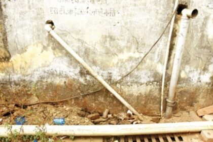 Kitchen waste chokes drains at KTC’s Panjim bus stand; neglect blocks Corporation from taking any action