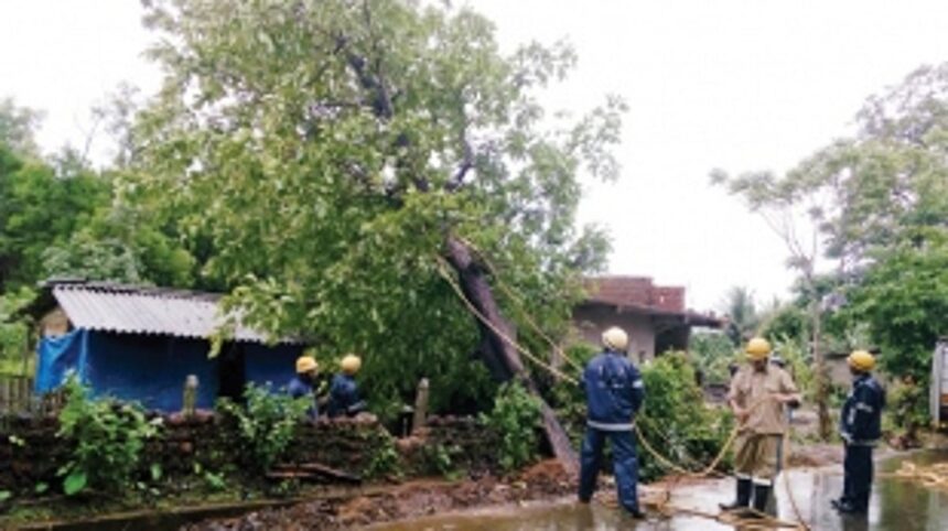 Kopardem house saved by  timely response of firemen