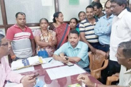 Kopardem villagers lead morcha to water dept