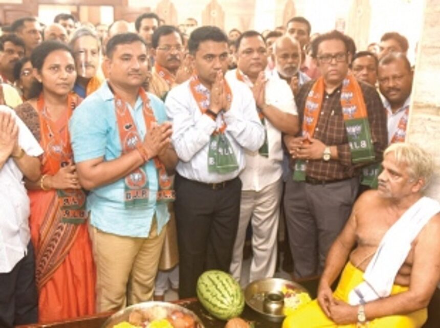 Kuncalienker submits papers for by-poll