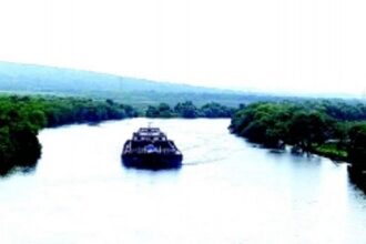 Kundaim farmers weary of increasing barge movement in river