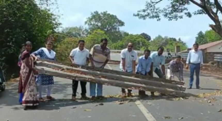 Kundaim locals lift road blockade 4 days after major accident
