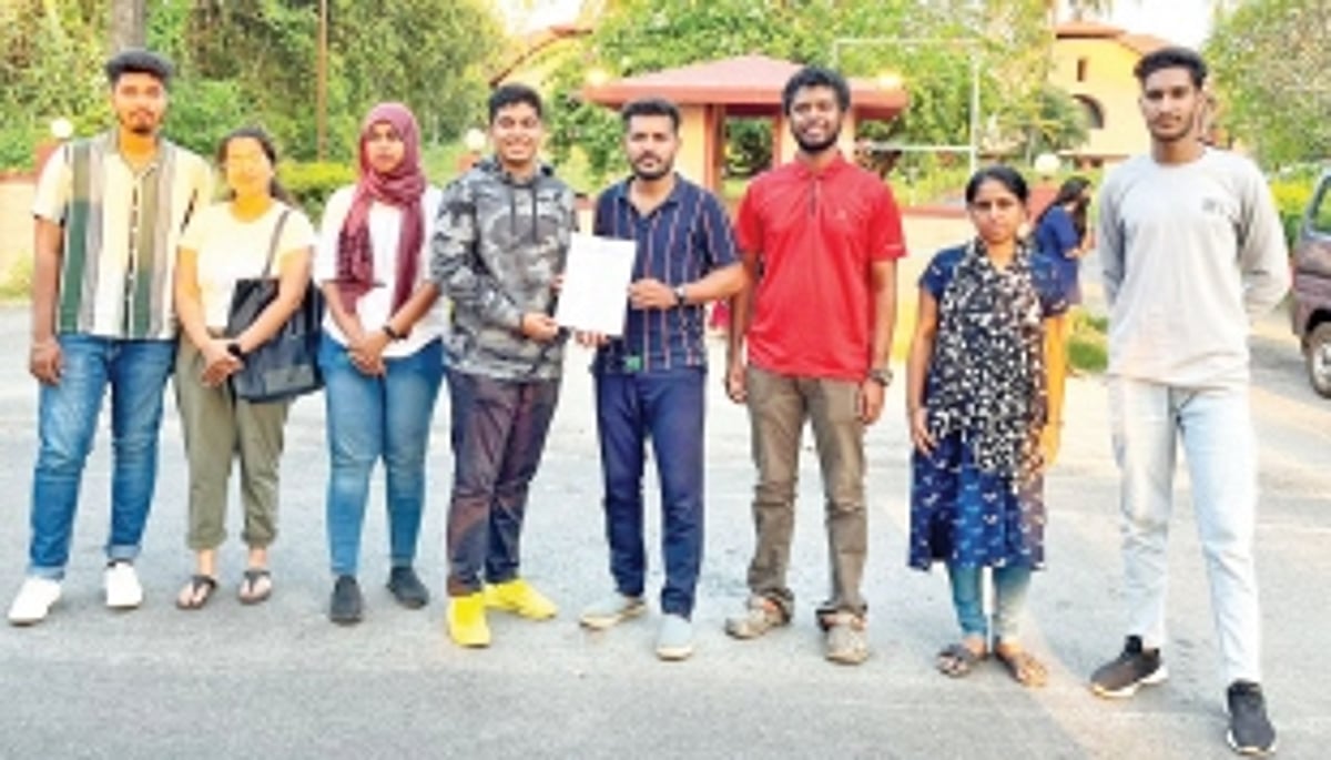 LLB students demand extension  of academic term for First Year