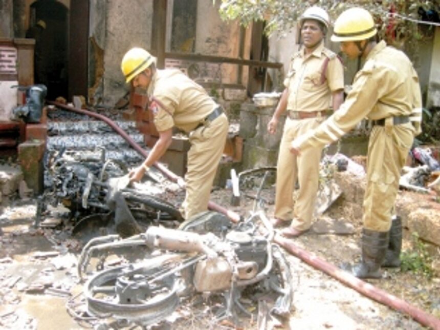 LPG cylinder explodes, 1 hurt 1 LPG cylinder explodes, 1 hurt