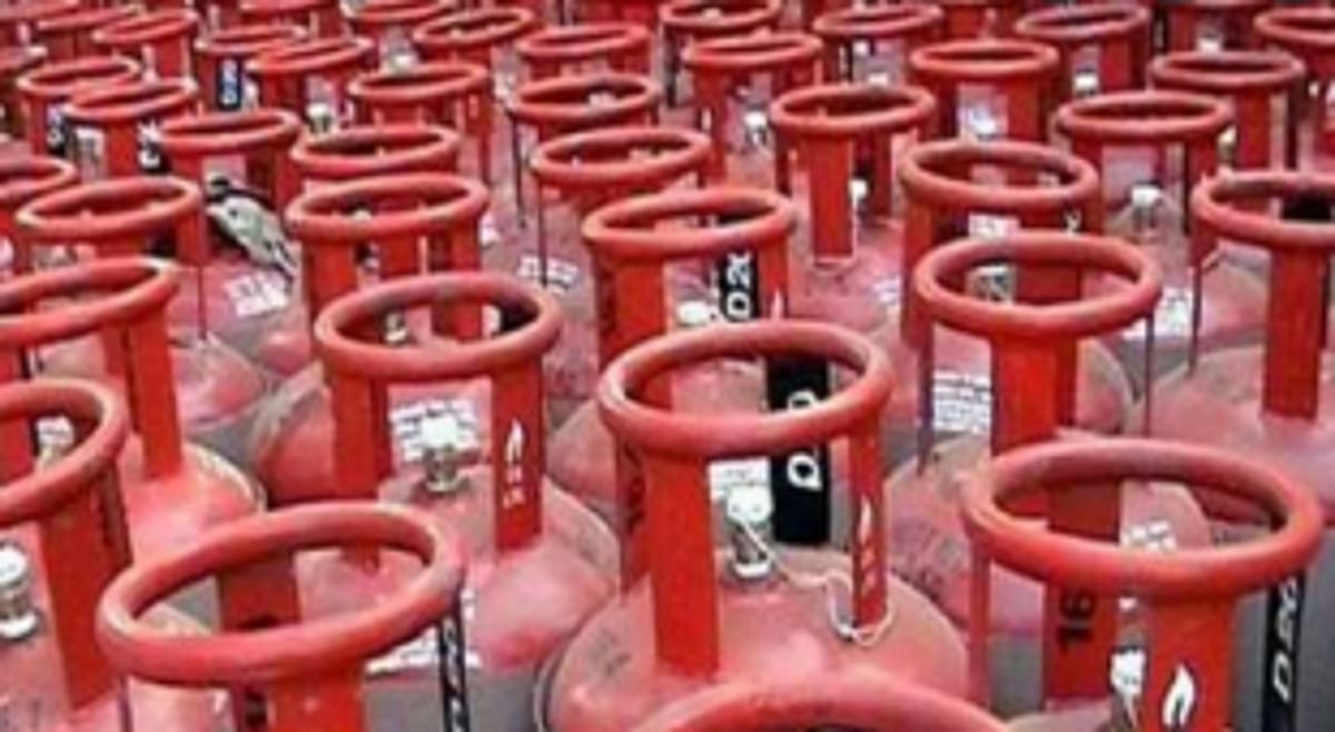 LPG price hike likely to dim Ganesh Chaturthi glitter