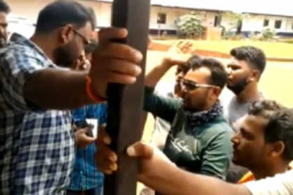 Labourers stop work at AYUSH Hospital site