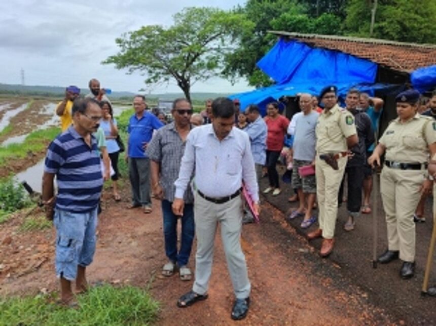 Land demarcation for new Borim Bridge aborted, amid strong protests from farmers and activists in Loutolim