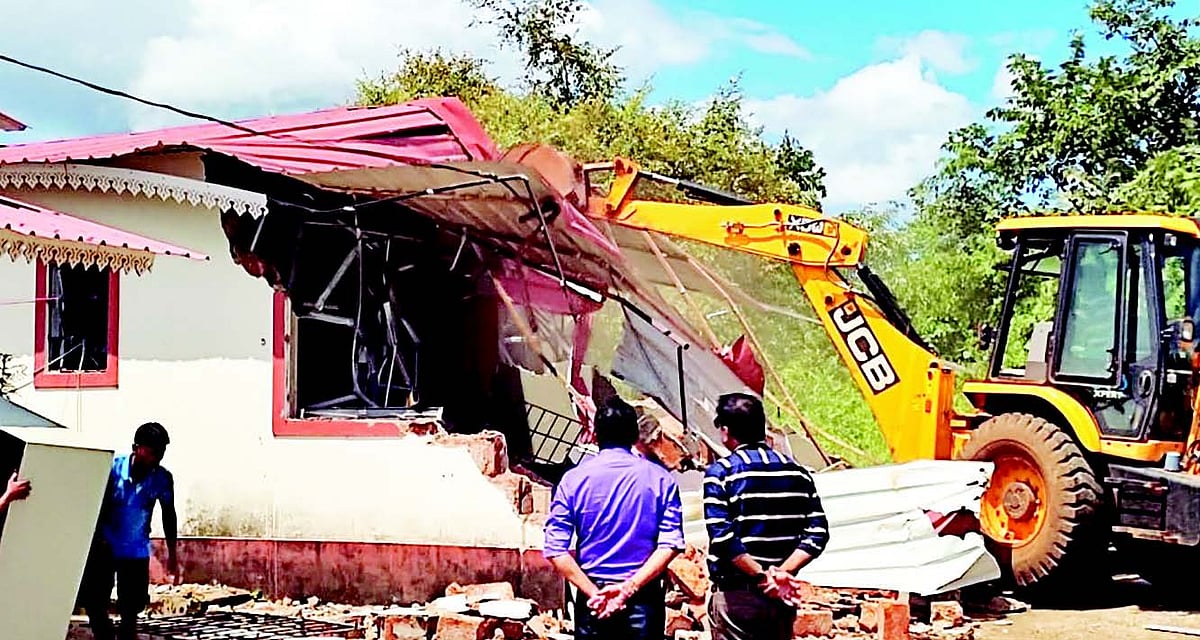 Land grabber’s ‘illegal’ house bites the dust at Mapusa