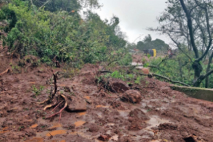 Landslide at Anmod Ghat causes 4-hour traffic jam