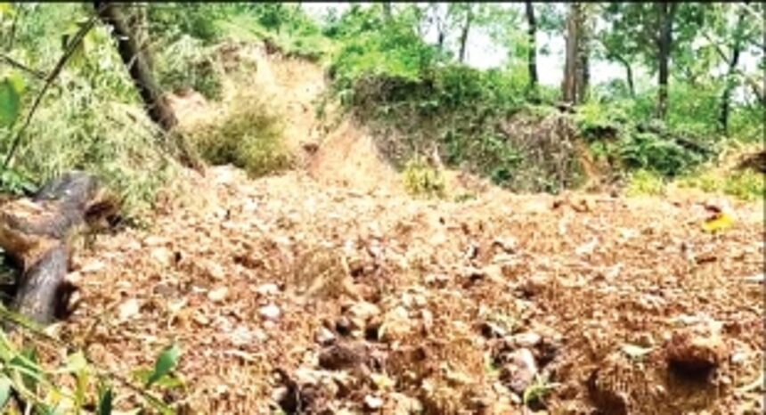 Landslide at Dicarpale blocks  Margao-Quepem highway