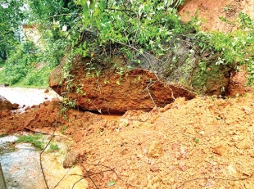 Landslide at Priol 1 Landslide at Priol