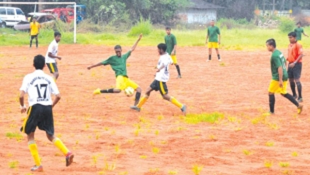 Latif brace helps Dando Boys sink Carmona SC