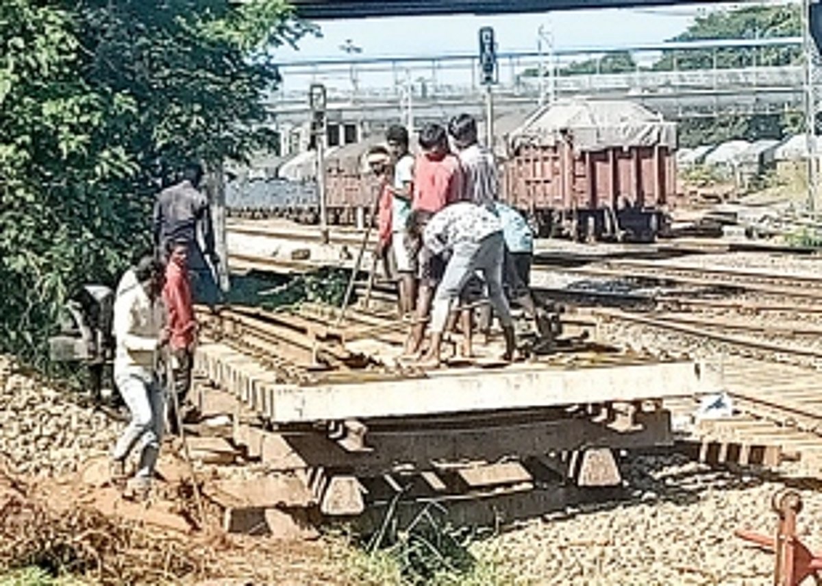 Laying of double tracks in Cabral’s Curchorem in full swing