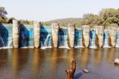 Leaking bandharas – farmers’ worry