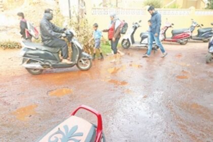 Leaking pipeline near St Britto’s School, Mapusa