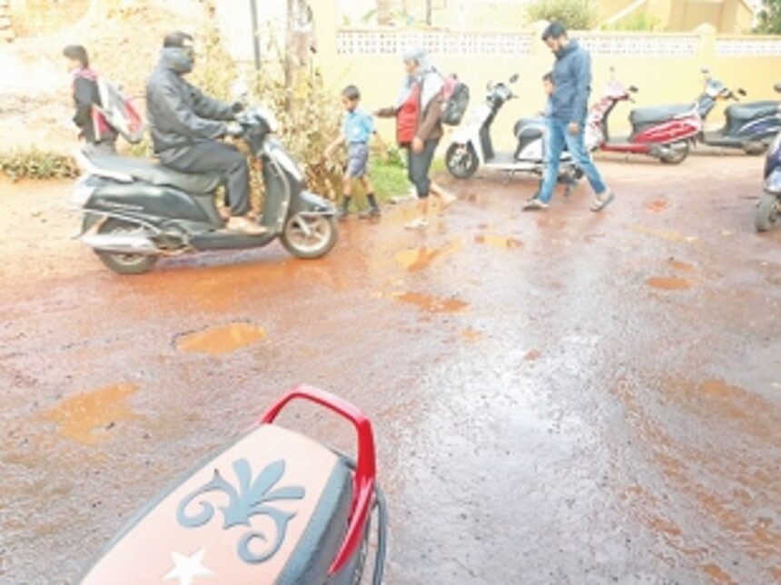 Leaking pipeline near St Britto’s School, Mapusa