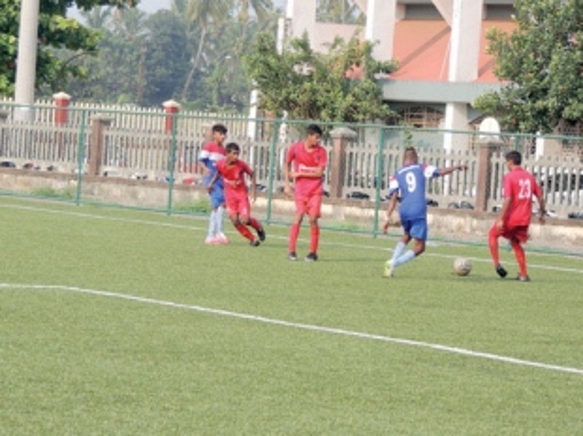 Leander shines for Churchill Bros SC