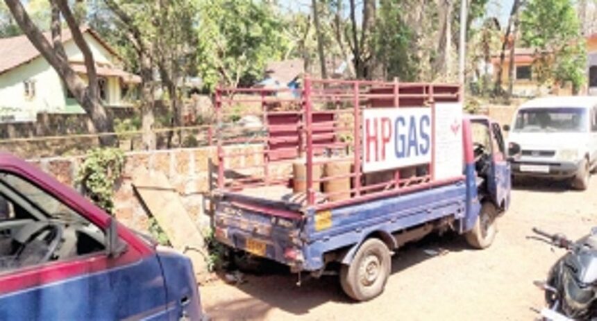 Legal Metrology Dept cracks whip on pilferage of LPG, urges consumers to weigh cylinders on delivery