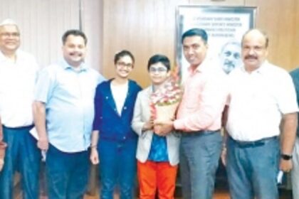 Leon Mendonca felicitated by CM Sawant