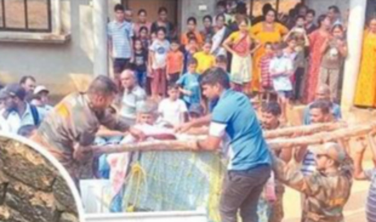 Leopard spends night trapped in well in Sattari, rescued by forest rangers