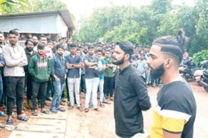 Lift manufacturing co  workers boycott work