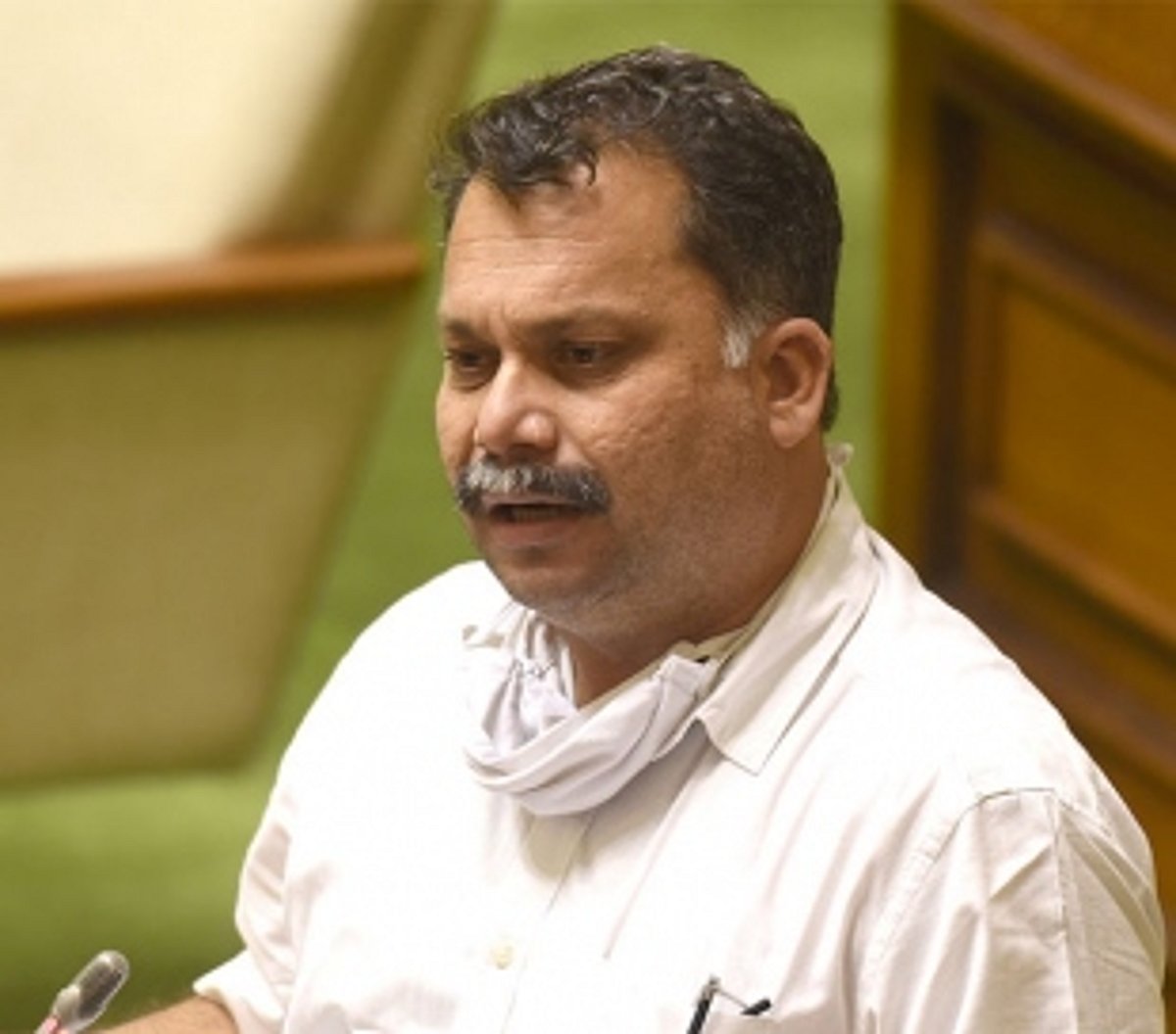 Linear projects do not require EC: Environment Minister