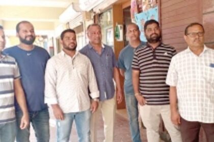 Liquor dealers condemn govt for  plan to open retail outlet at airport